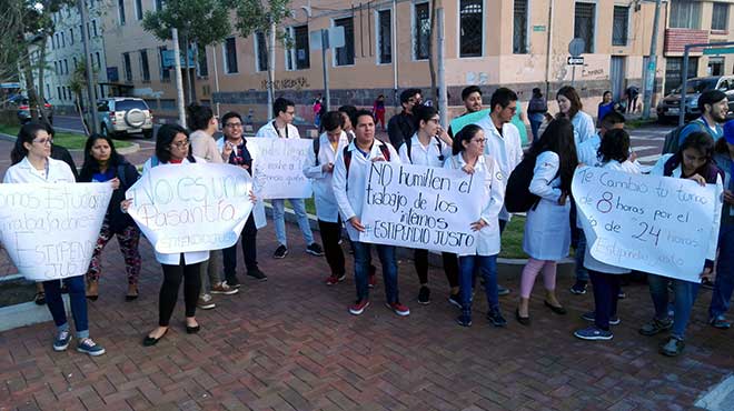 Velada frente a la Asamblea Nacional.