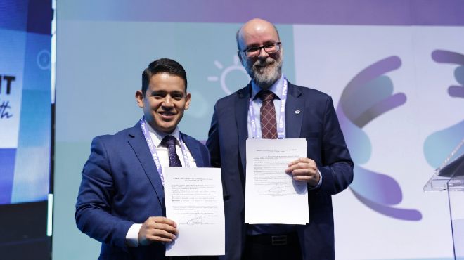 Daniel Sánchez, director ejecutivo de ARCSA, y Leandro Pinheiro, director-presidente de Anvisa.