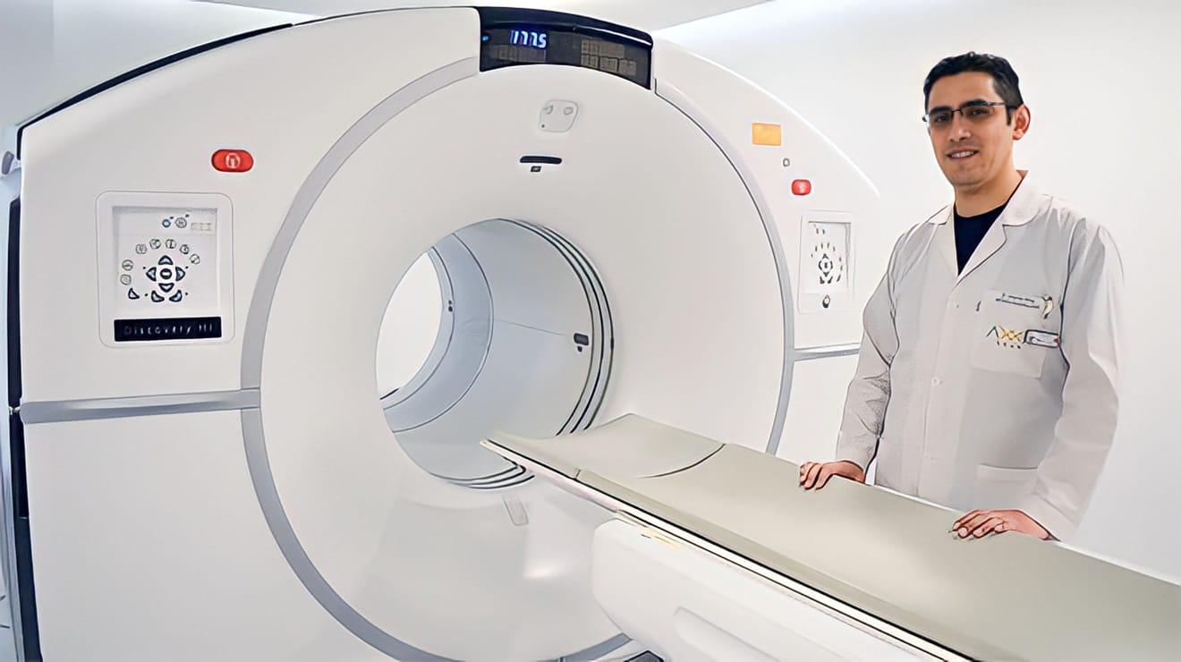 Alberto Silva Hidalgo, director mdico de PET SCAN en AXXIS.