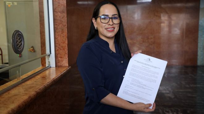 Asambleísta Adriana García.