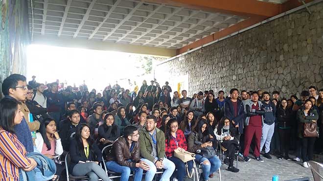 Asamblea estudiantil de AIR.