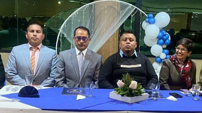Darwin Gualco Centeno, secretario; David Yancha L�pez, presidente; Jos� Proa�o, vicepresidente; y Mariana Narv�ez, presidenta de la Federaci�n de Asociaciones de Profesionales de Enfermer�a del Ecuador.