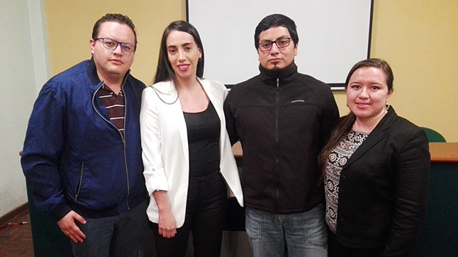 Santiago Lemos, Paola Bastidas, Diego Obando y Mara Proao, representantes de la Asociacin de Mdicos Devengantes de Pichincha.