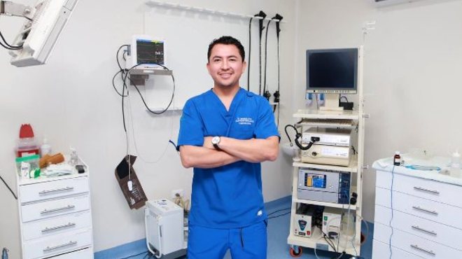 Jonathan Jerez, m�dico gastroenter�logo.