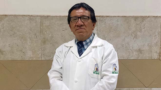 Byron Núñez Freile, médico infectólogo y docente universitario. 