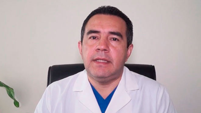 Carlos Ros Acosta, reumatlogo y docente de la UEES.