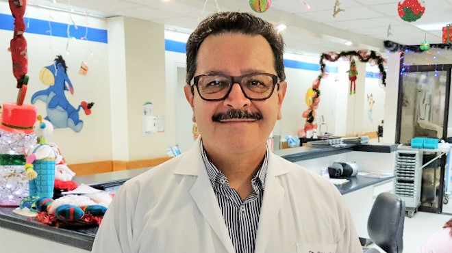 Carlos Vicua, cirujano peditrico.