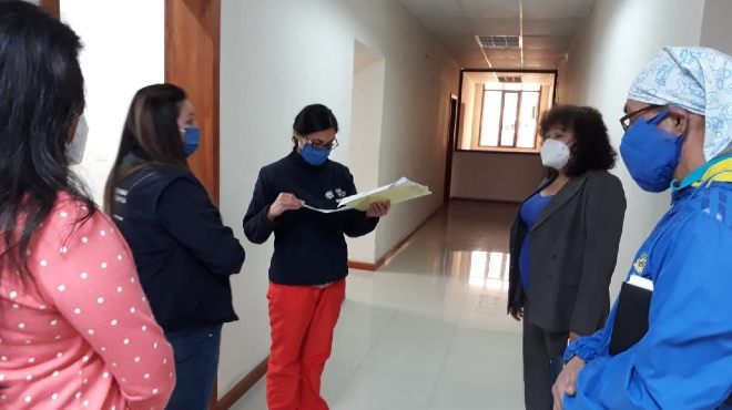 Marlene lvarez, decana de la Facultad de Ciencias Mdicas, se reuni con personeros de varias instituciones. 