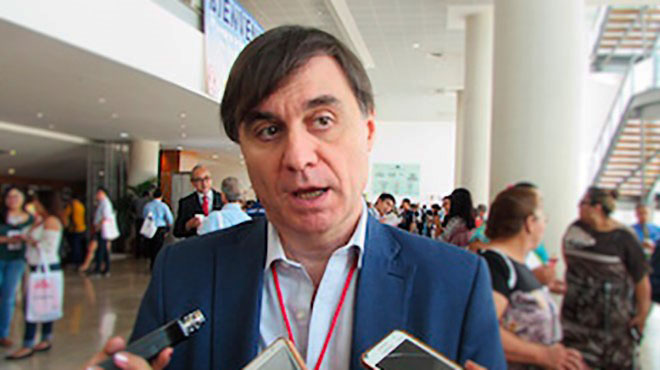 Claudio Gonzlez, Universidad Austral de Buenos Aires.