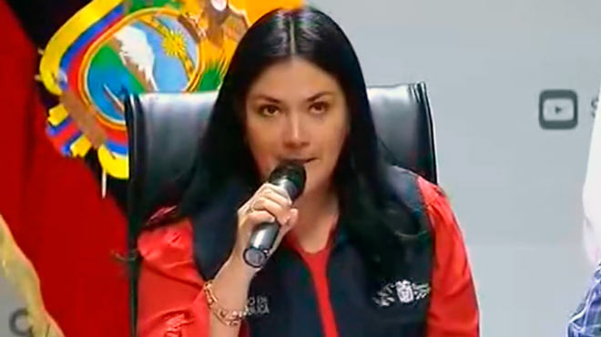 Catalina Andramuo, ministra de Salud.