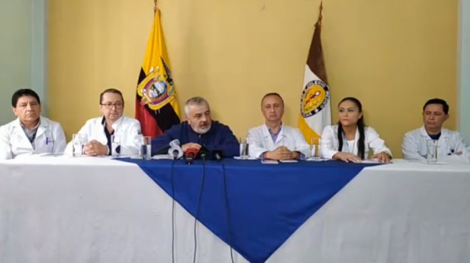 Mdicos de hospitales de Quito.