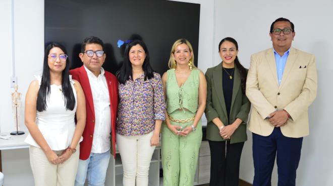 Participantes del conversatorio El Rol de las Sociedades Científicas por un Ecuador con menos Dolor. Participantes del conversatorio El Rol de las Sociedades Científicas por un Ecuador con menos Dolor.