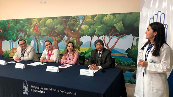 Autoridades del Hospital General del Norte de Guayaquil Los Ceibos del IESS.