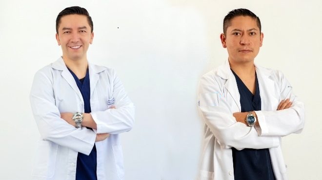 David Cabrera y Christian Benavides, de la Clnica de Lesiones Deportivas.