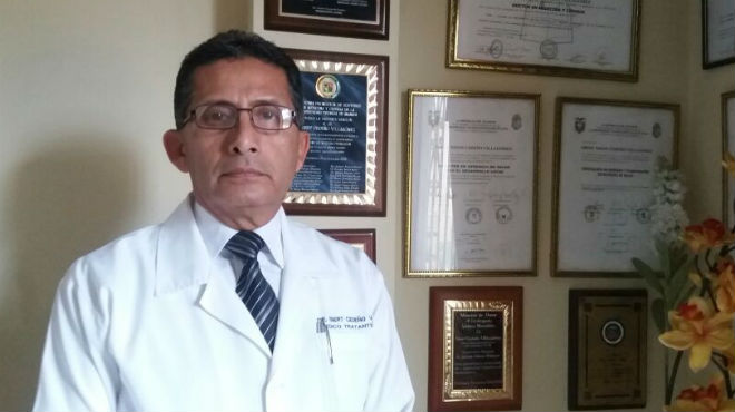 Eber Cedeo, director mdico del Hospital de Portoviejo, IESS.