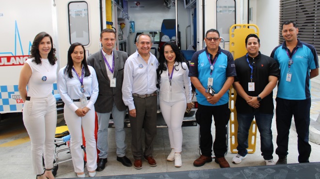 Entrega oficial de las ambulancias.