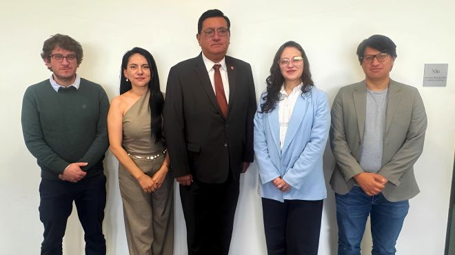 Dr. Andr�s Peralta, Dra. Andrea Portilla, Dr. Mario Melo, Mar�a Paz P�ez y Dr. Felipe Castro.