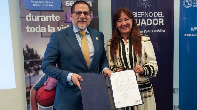 Juan Carlos Aveiga, ministro de Salud, y Sonia Quezada, representante de la OPS/OMS en Ecuador.