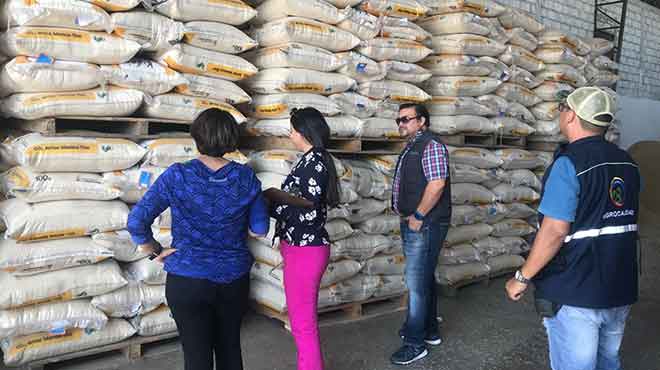 Ecuador produce alrededor de 800.000 toneladas de arroz, volumen suficiente para abastecer la demanda nacional.