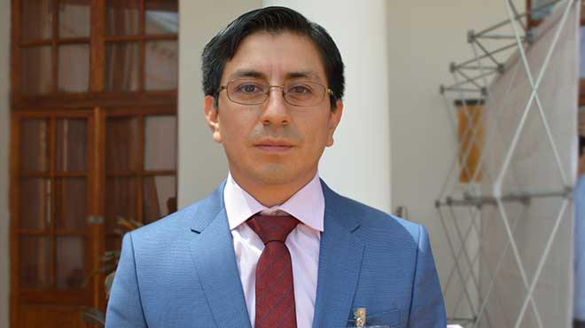 Edgar Correa, neurlogo especializado en Esclerosis Mltiple.