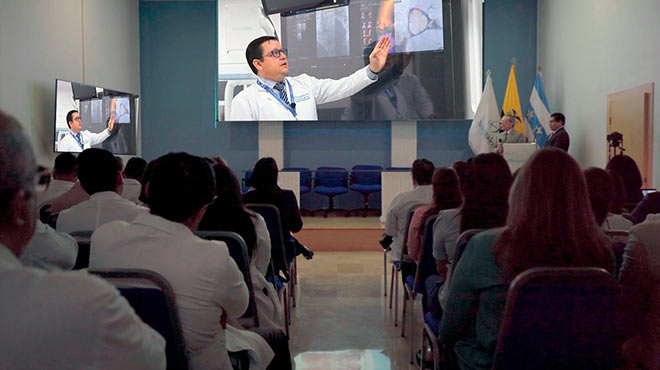Presentacin en vivo de los nuevos equipos por parte del especialista Eliezer Arellano.