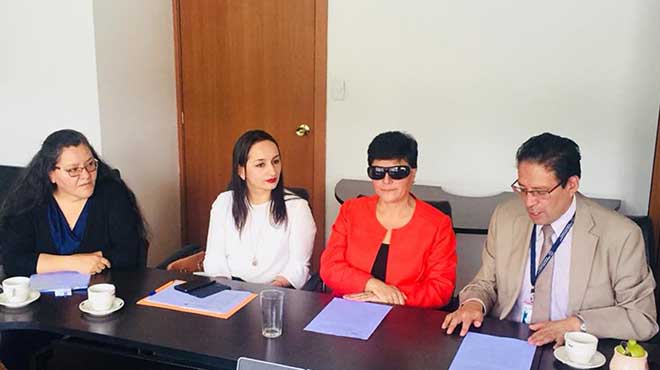 Representantes del la carrera de la UCE y Ceaaces.