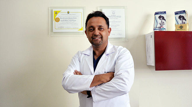 Fernando Moscoso, cirujano plstico esttico y reconstructivo del Centro Mdico Axxis.