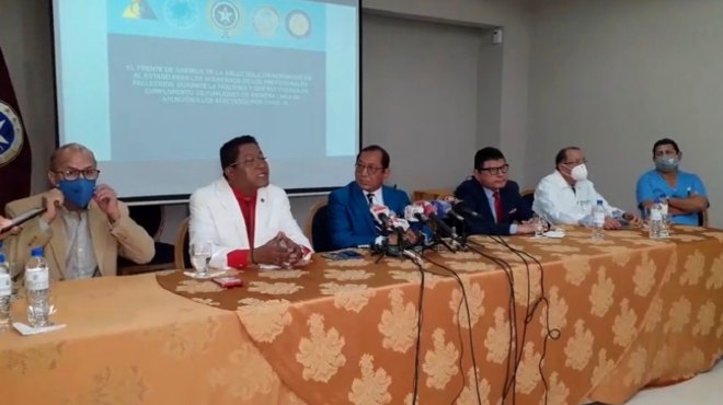 Representantes del Frente de Gremios de la Salud del Guayas.