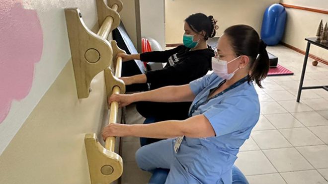 Las mujeres embarazadas son un grupo de atención prioritaria.