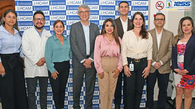 Representantes del HCAM y de la Clnica Imbanaco.