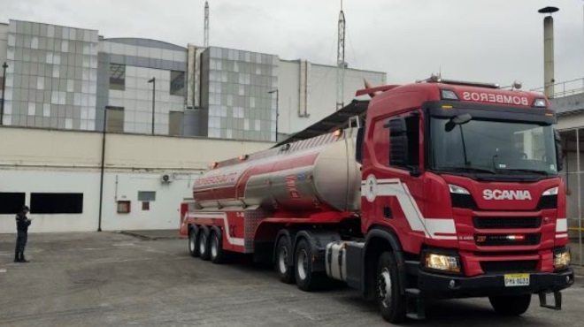 El HGONA recibiendo abastecimiento de agua. 