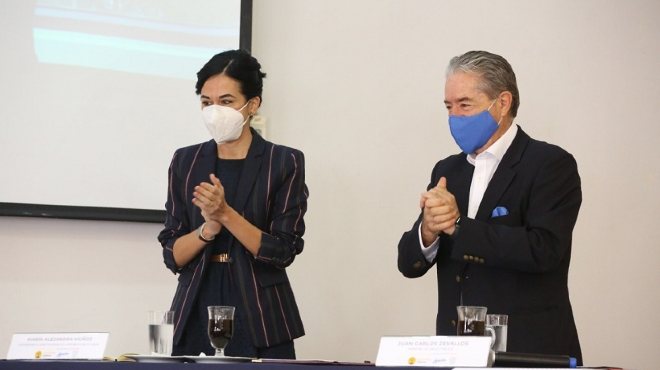 Mara Alejandra Muoz, vicepresidenta de la Repblica, y Juan Carlos Zevallos, ministro de Salud.