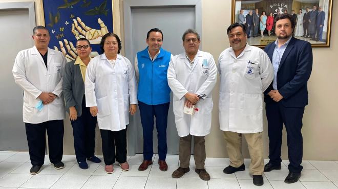 Representantes de SOLCA Manab y la ACESS.