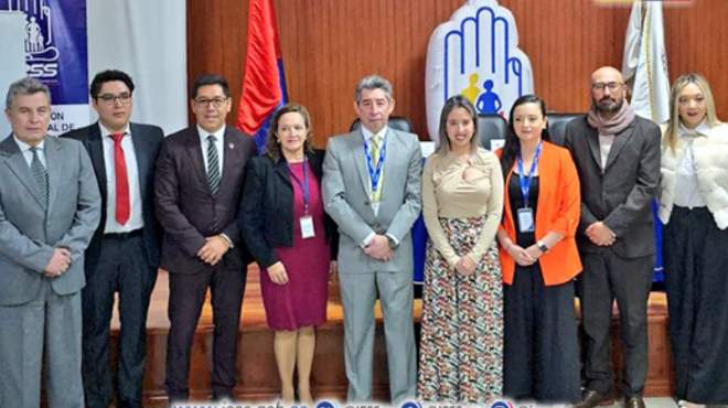 Representantes de las instituciones cooperantes.