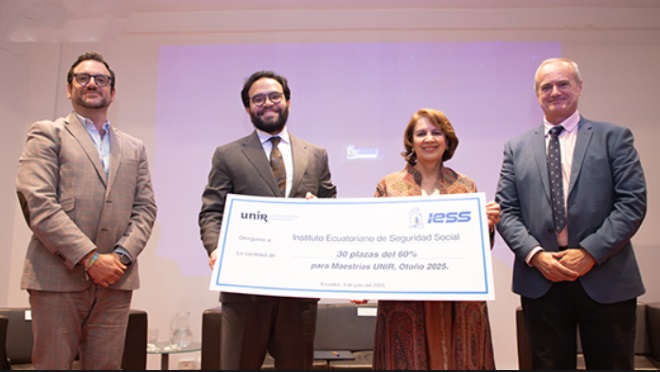 IESS y UNIR firman un convenio.