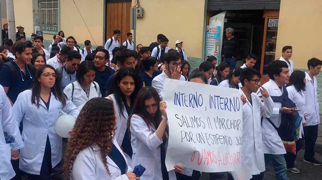 Marcha pacfica realizada en Riobamba. Foto tomada del Twitter.