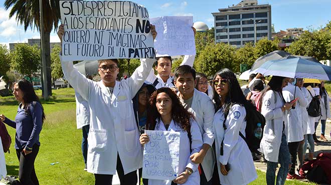 Estudiantes de la UTE