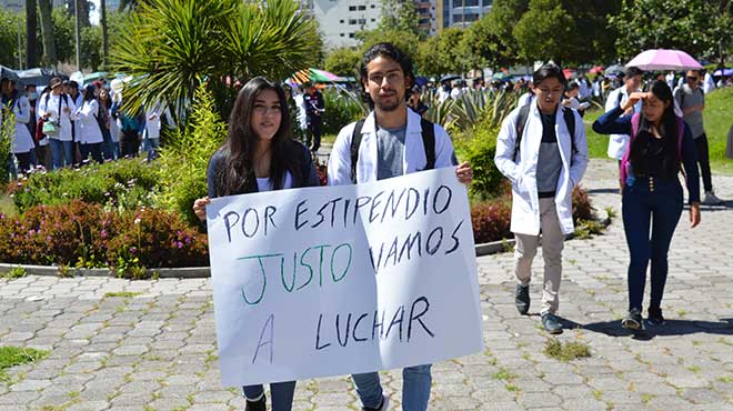 Estudiantes de la UCE.