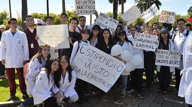 Estudiantes de la UDLA y UIDE.