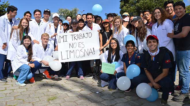 Estudiantes de la USFQ.