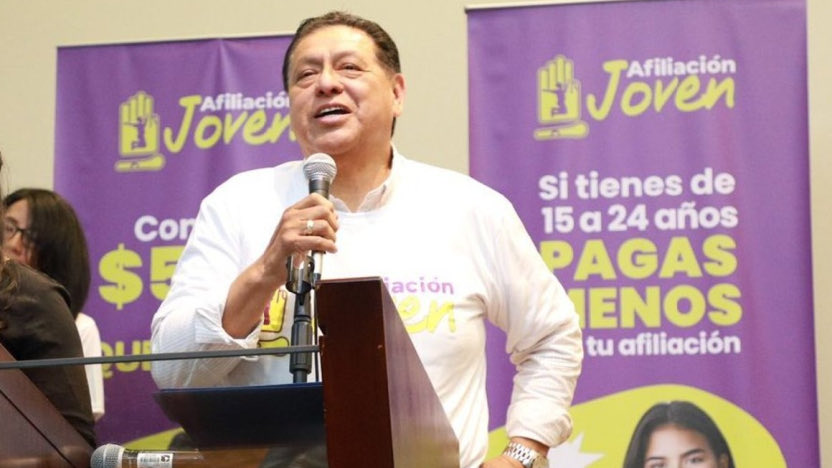 Jaime Bernab�, ministro de Salud.