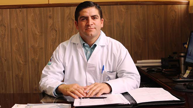 Javier Lpez, cirujano cardiotorcico del HJCA. 