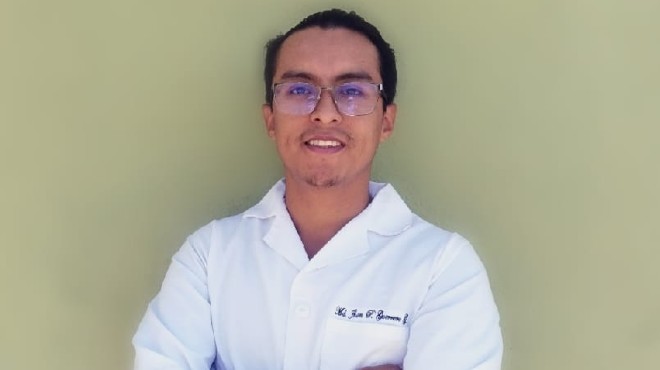 Jhon Guerrero, estudiante investigador de la Universidad Central del Ecuador.