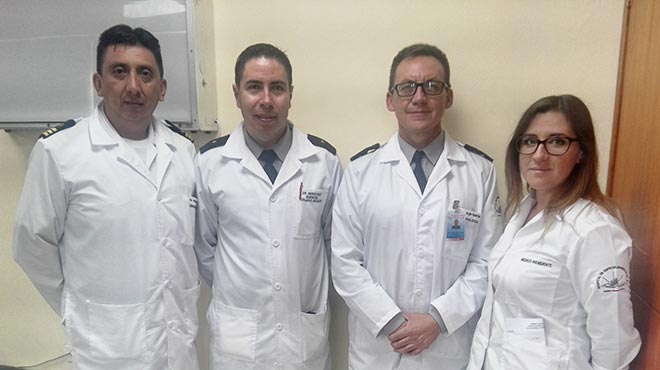 Alberto Betancourt, Marco Ruiz, Jorge Huertas y Stephanie Clleri, especialistas del Hospital de Especialidades Fuerzas Armadas No.1.