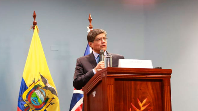 Jos Valencia, canciller.