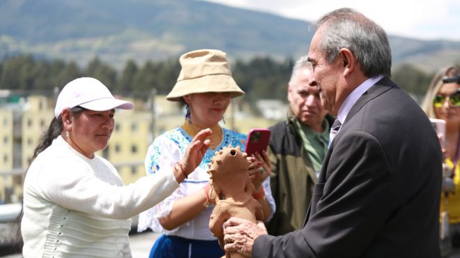 Autoridades de salud en el Kapak Raymi.