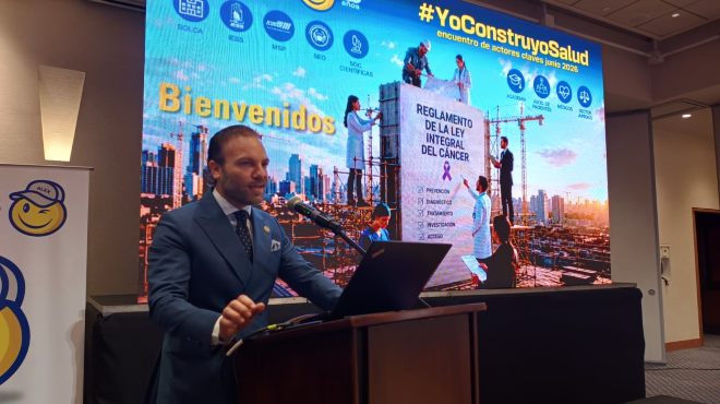 Juan Jos� Reyes, presidente de la Comisi�n de Salud de la Asamblea Nacional, particip� en la jornada.