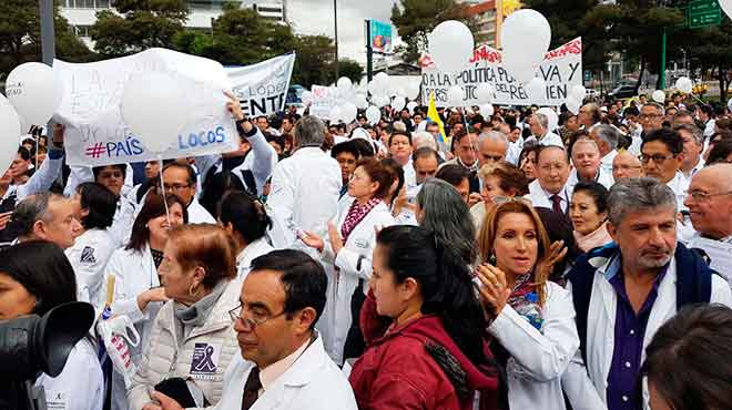 Convocatoria masiva de mdicos a la marcha pacfica.