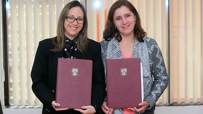 Vernica Espinosa, ministra de Salud Pblica, y Janet Cruz, directora de ChildFund en Ecuador.