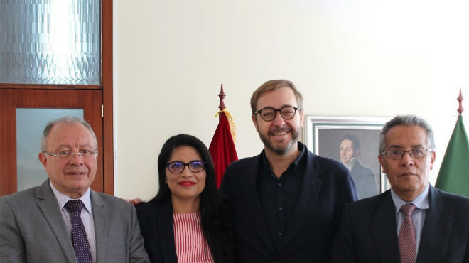 Autoridades de la Facultad de Ciencias Mdicas y Fundacin de Medicina Fetal Barcelona.